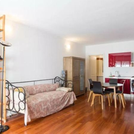 Vintage Apartment In Corvetto Area Milano Ngoại thất bức ảnh